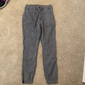American Eagle Cargo jogger